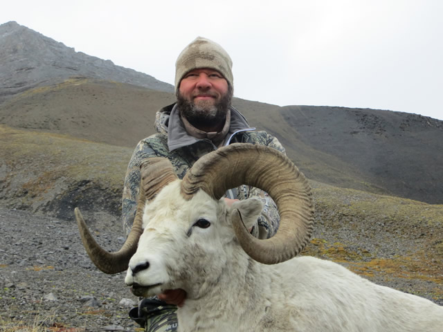 Jeff Porter with his Alaska Dall Sheep and Deltana Outfitters